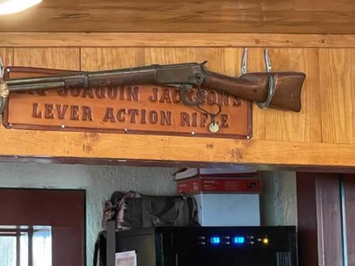 Alpine restaurant with Joaquin Jackson gun Texas Ranger